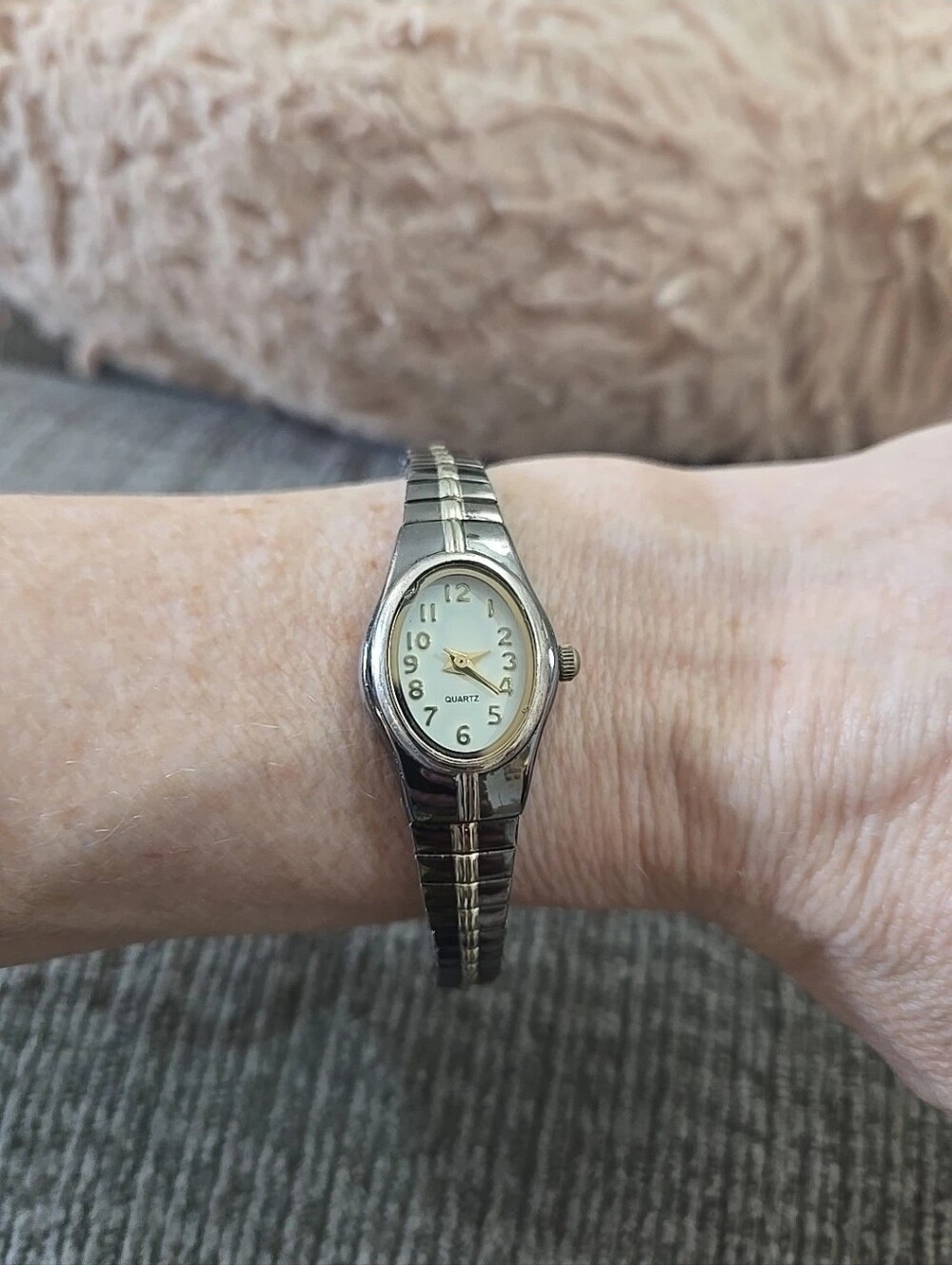 Quartz Women's Watch Gold Silver Two Tone Stretch Band